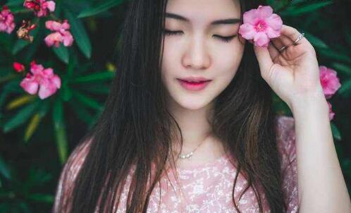 女生发笑哭表情啥意思?也许她是为了掩饰自己内心 女生发笑哭表情啥意思?也许她是为了掩饰自己内心第3张